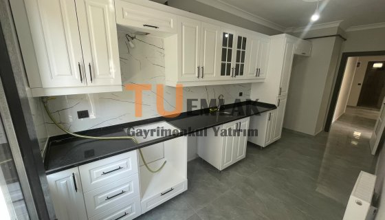 AVCILAR TAHTAKALE MAH.KİRALIK LÜKS DAİRE 2+1 95 M'